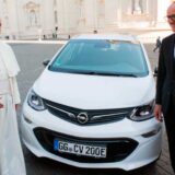 Nuevo Papamóvil eléctrico para El Papa Francisco 3 papamovil electrico