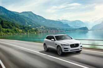Jaguar F Pace