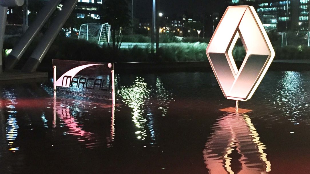 Marcali presenta innovadora y moderna vitrina Renault 1 renault marcali