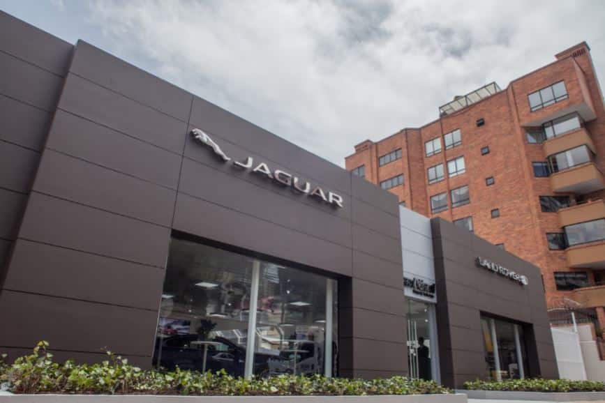 Nueva vitrina Jaguar Land Rover en Bogotá 1 JLR5