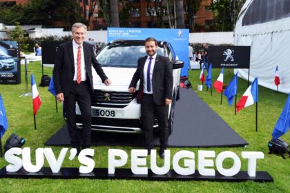 Gautier Mignot Embajador de Francia en Colombia y Rodrigo Pineda Gerente de Mercadeo Peugeot