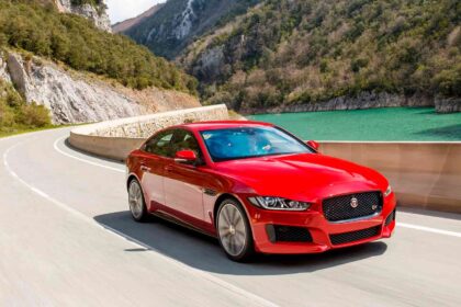 Jaguar XE IRR V6S 017