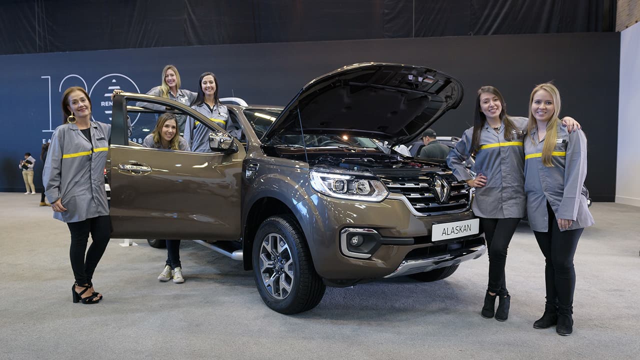 MUJERES RENAULT Sofasa