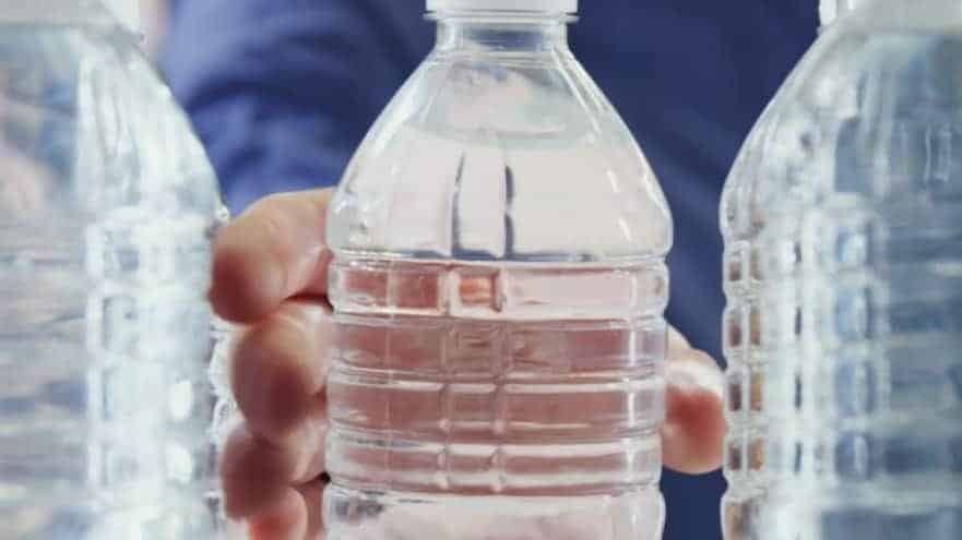 FORD RECICLA 1.2 BILLONES DE BOTELLAS PLÁSTICAS AL AÑO PARA PIEZAS DE AUTOS 1 reciclaje