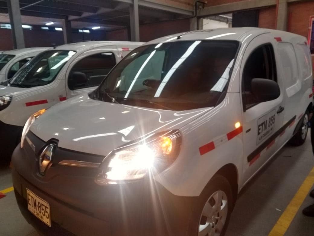 BAT LE APUESTA A LOS CARROS ELÉCTRICOS EN COLOMBIA COMO ALTERNATIVA DE TRANSPORTE 1 unnamed 4