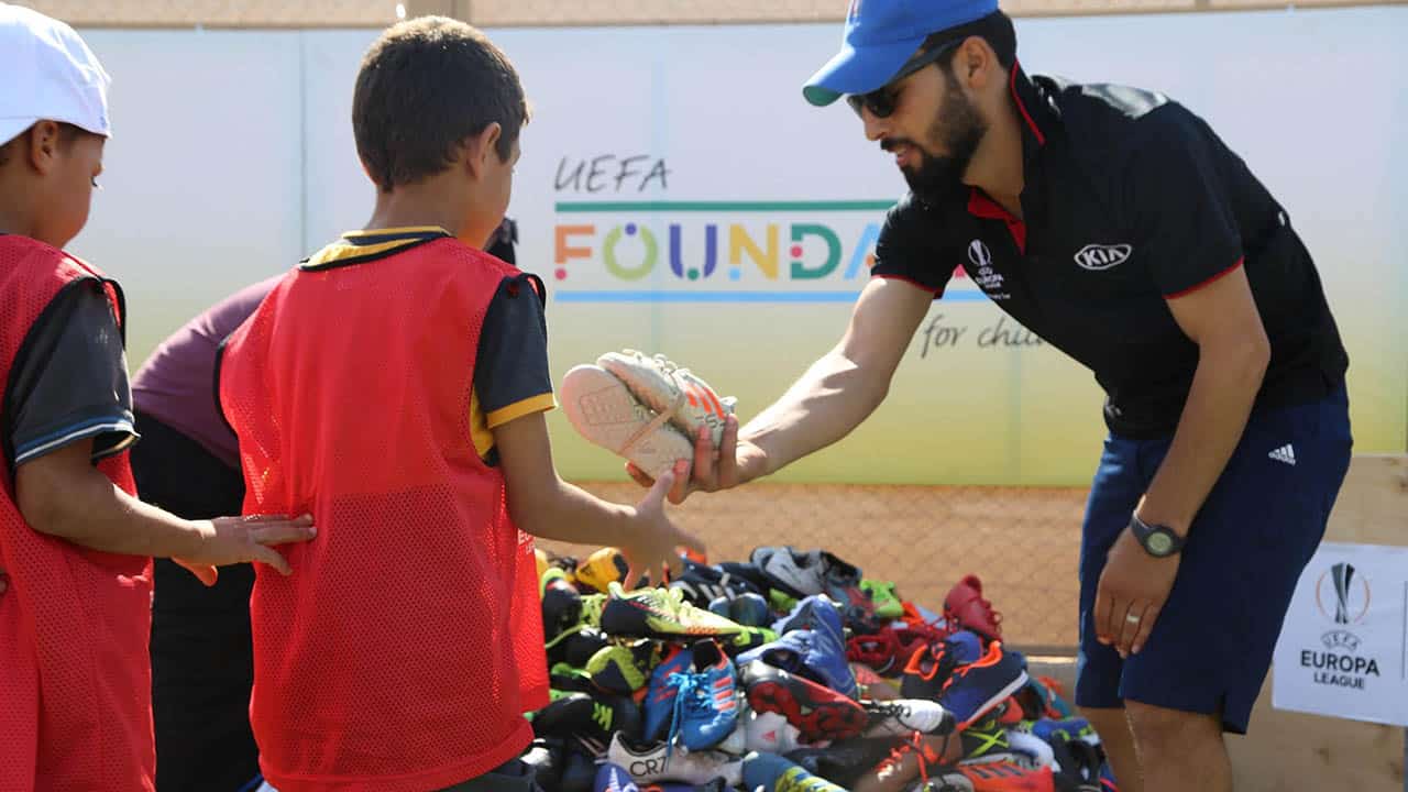 KIA MOTORS REALIZA EMOCIONANTES PROGRAMAS EN LA UEFA EUROPA LEAGUE PARA LOS FANÁTICOS 1 1 3