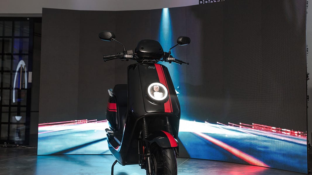 NUEVA NIU DE AKT SE TOMA COLOMBIA 1 NIU DE AKT