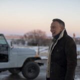 BRUCE SPRINGSTEEN PROTAGONIZA “THE MIDDLE”, LA NUEVA CAMPAÑA PUBLICITARIA DE LA MARCA JEEP PARA EL “BIG GAME” 2 1 1280x853 1