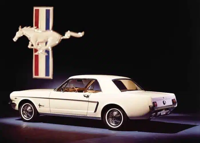 ¡FELICES 57 AÑOS MUSTANG! CELEBRAMOS REPASANDO 10 CURIOSIDADES DEL CLÁSICO DE FORD 1 ford mustang 57 anos.jpg