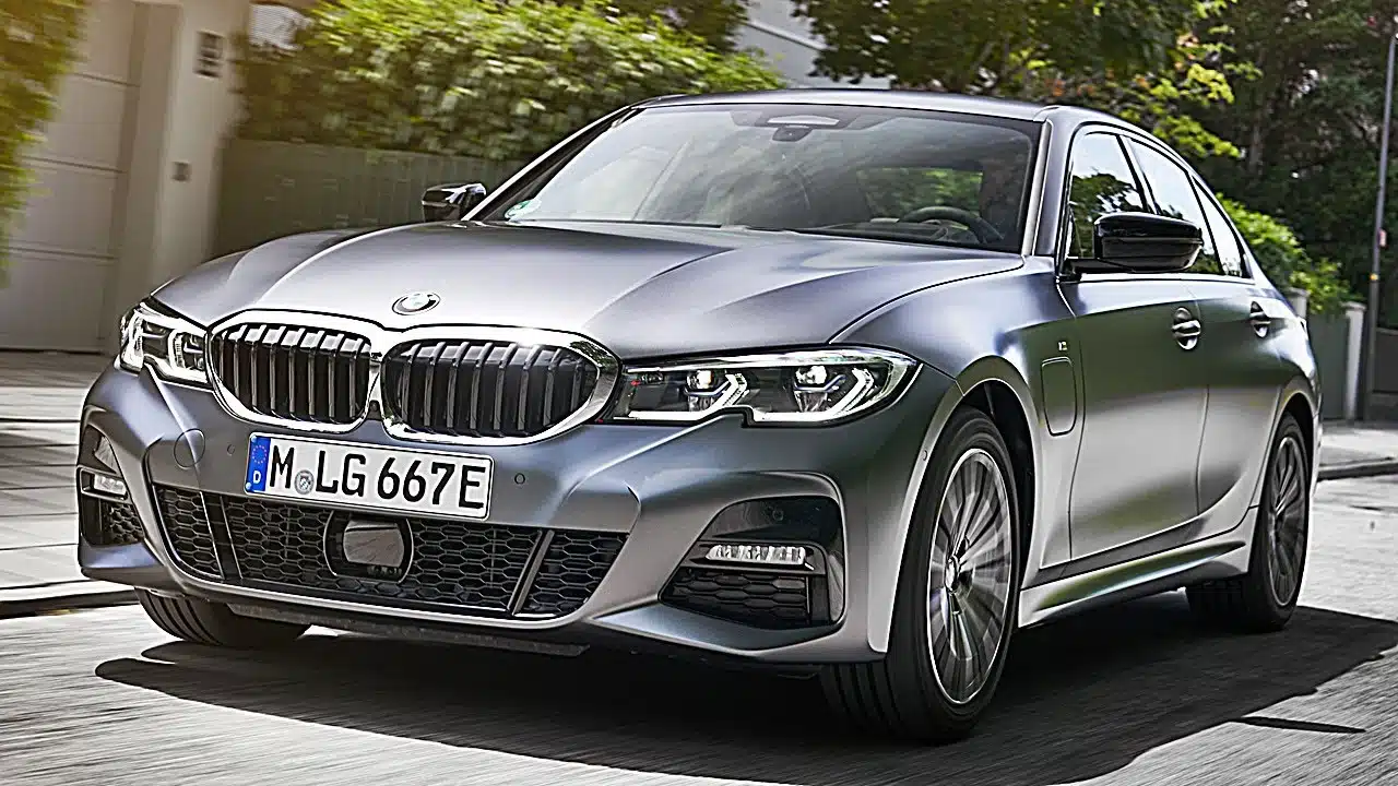 BMW 330e: PRIMER Y ÚNICO SEDÁN MEDIANO PREMIUM CON AUTONOMÍA ELÉCTRICA DEL MERCADO COLOMBIANO 1 bmw 330e.jpg