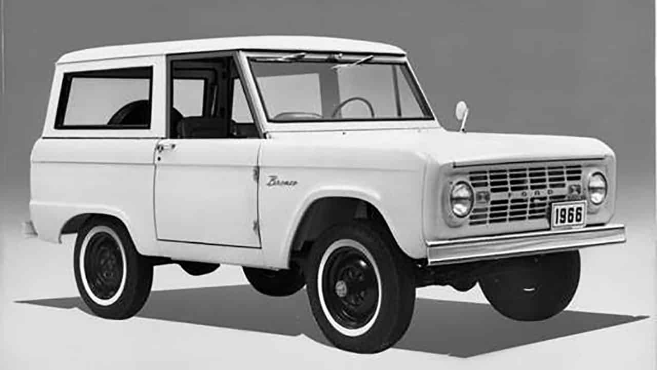 ASÍ SE CONVIRTIÓ BRONCO EN UN ÍCONO DE FORD DE LA POSGUERRA A LA MODERNIDAD 1 ford bronco 1280x721 1