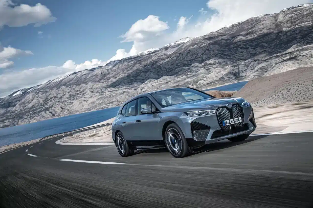 LLEGA EL PRIMER BMW iX 1 BMW IX