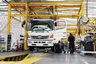 hino 640x426.jpg