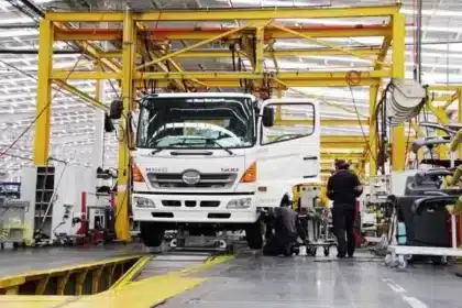 INNOVACIONES TECNOLÓGICAS Y CAPACITACIONES, MEJORAN LA COMPETITIVIDAD Y PRODUCTIVIDAD EN FLOTAS DE TRANSPORTE 4 hino 640x426.jpg