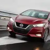 NISSAN VERSA, UNO DE LOS CARROS MÁS SEGUROS DE COLOMBIA, GANADOR DE RECONOCIMIENTO EN PREMIOS VÍA 1 nissan versa 1280x854.jpg