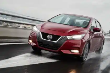 nissan versa 1280x854.jpg