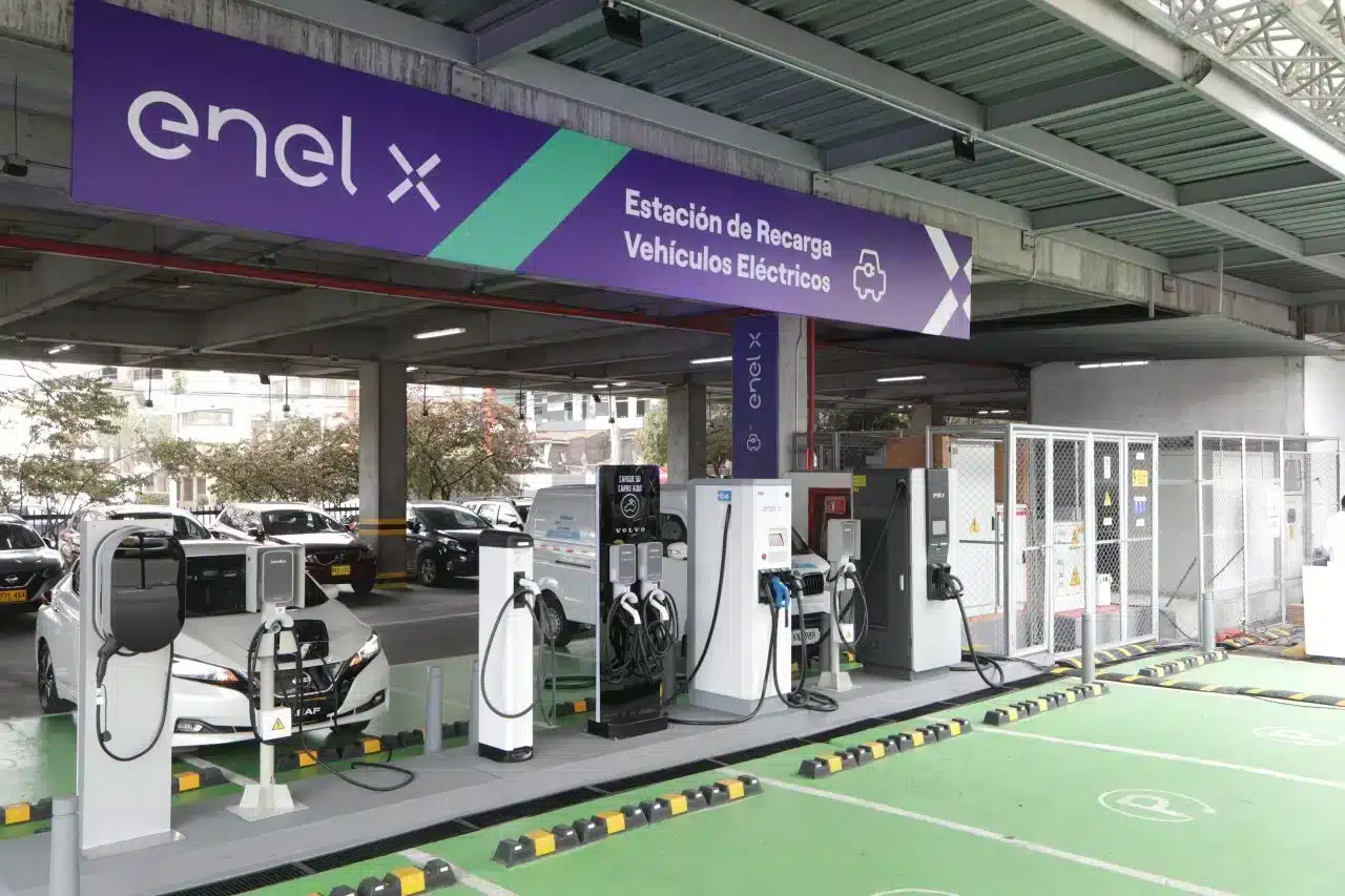 Enel X segunda electrolinera Unicentro 2021