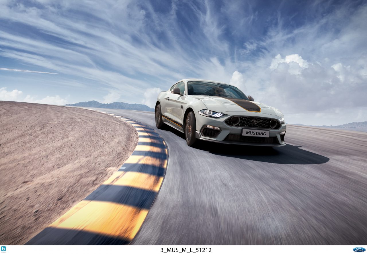 EL LEGENDARIO FORD MUSTANG MACH 1 LLEGA AL PAÍS CON MÁS POTENCIA, NUEVO DISEÑO Y AERODINÁMICA 1 3 MUS M L 51212 1280x884 1