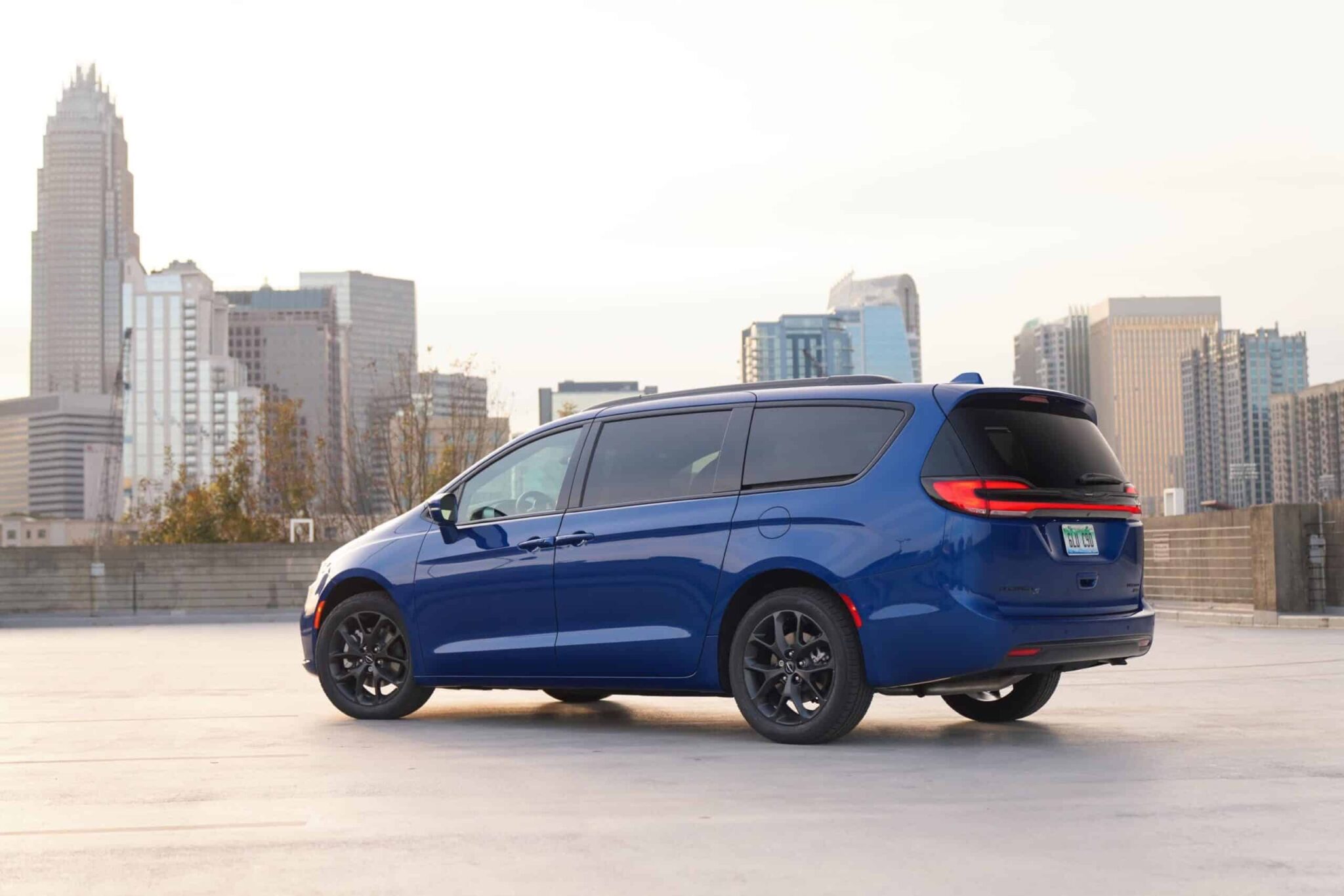 CHRYSLER PACIFICA 2021 ES NOMBRADA TOP SAFETY PICK+ POR LA IIHS 1 1 1 1