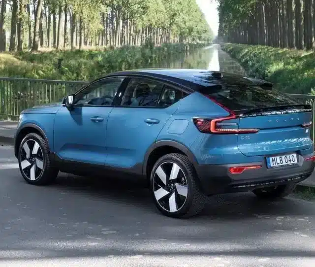 VOLVO C40 INICIA LA PREVENTA DE SU NUEVO VEHÍCULO TOTALMENTE ELÉCTRICO 1 volvo c40 2022 1021 70 6175c45d3f0b0 750x