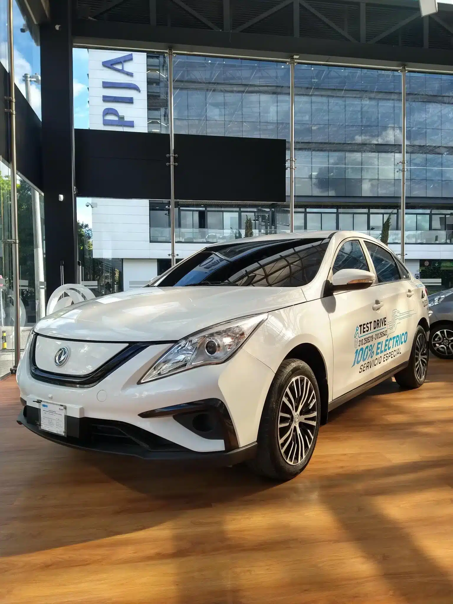 Taxi electrico e-Cab