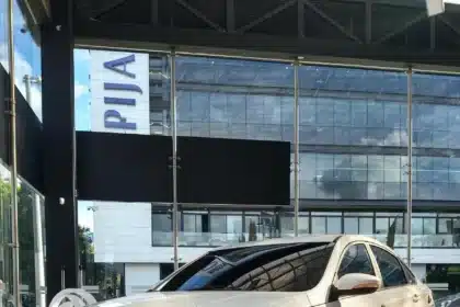 Taxi electrico e-Cab