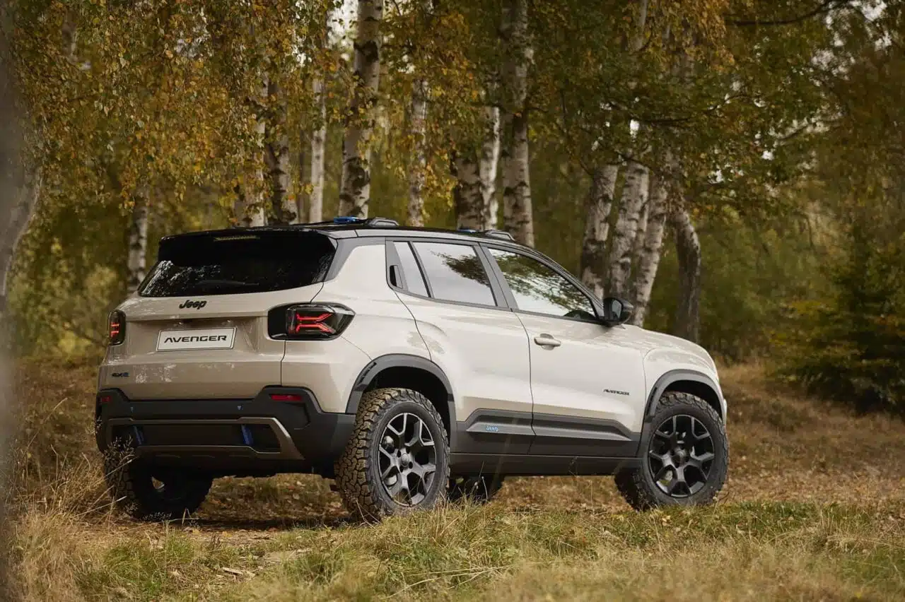 jeep avenger 4x4 concept067 Autos Rodando Jeep Avenger xe