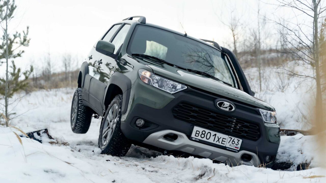 lada niva travel 2 – Autos Rodando Lada Niva Travel delantera