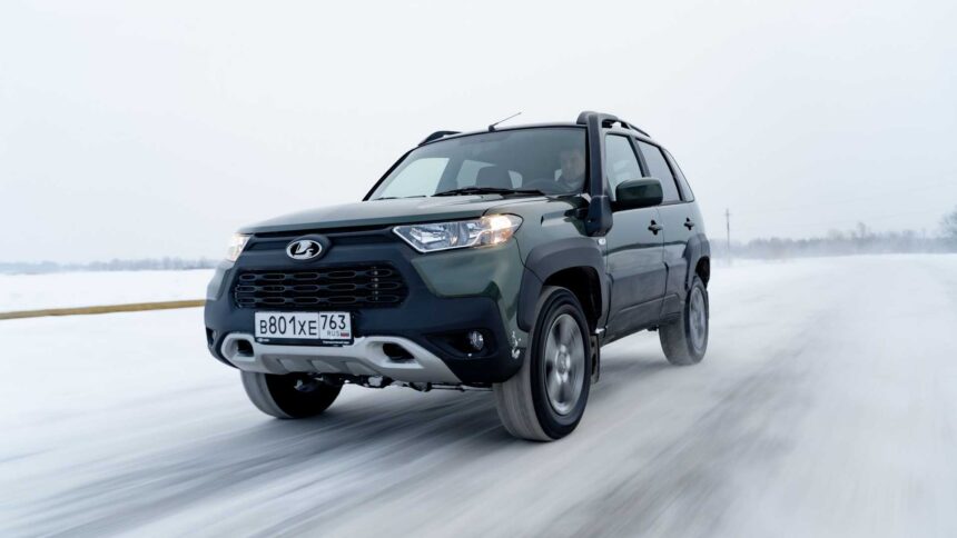 Lada Niva Travel