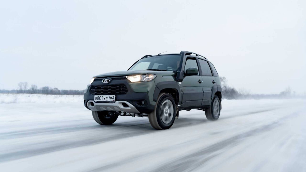 lada niva travel off road – Autos Rodando Lada Niva Travel front