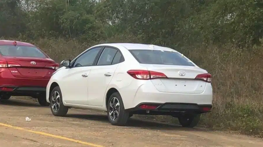 toyota yaris facelift Autos Rodando