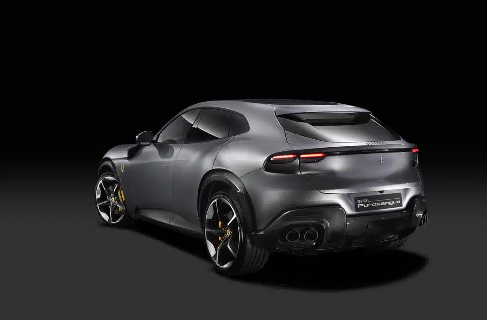 2023 ferrari purosangue rear Autos Rodando Ferrari Pusosangue atras