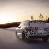 El VW Touareg 2024 tiene logo trasero retroiluminado y 38,400 micro LED en sus faros Matrix 5 VW Touareg 2024