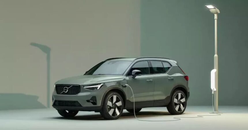 Volvo XC40 Plus B4