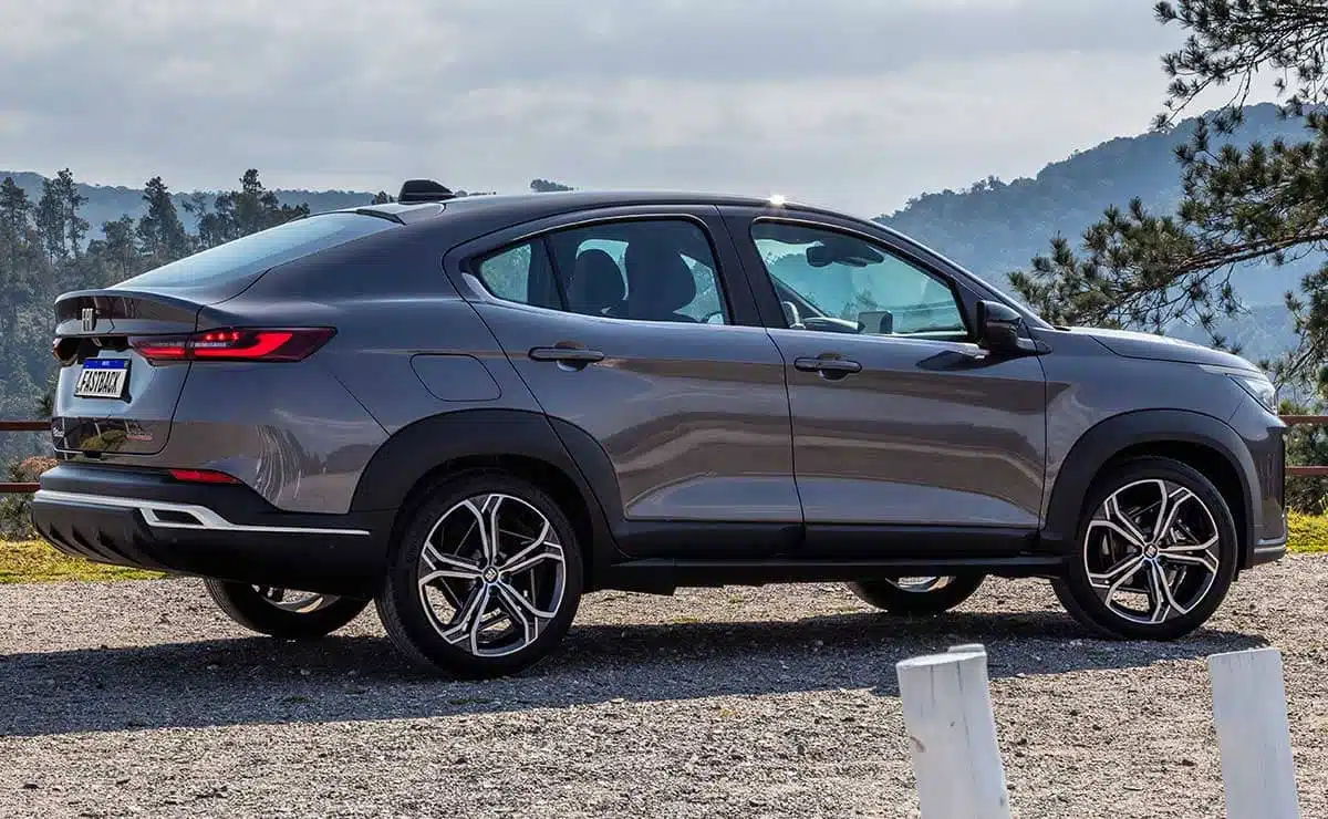 fiat fastback modelo mas buscado Autos Rodando Fiat Fastback lateral trasero
