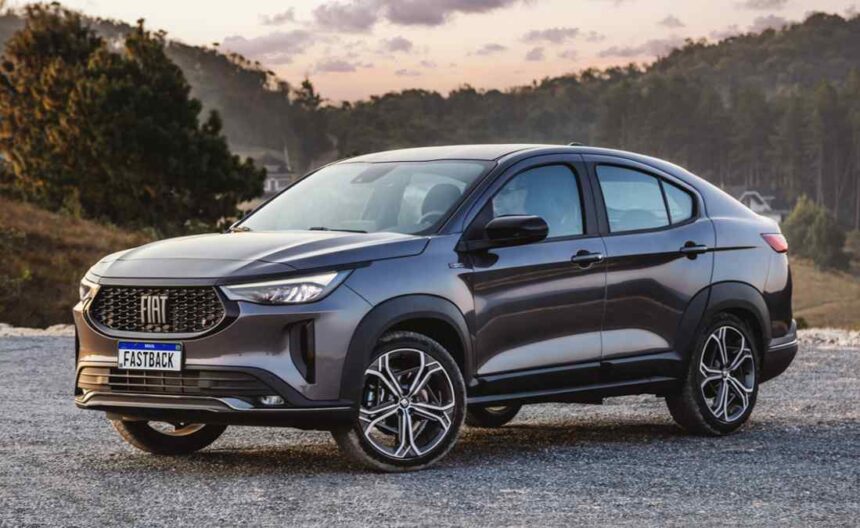 Fiat Fastback lateral delantero