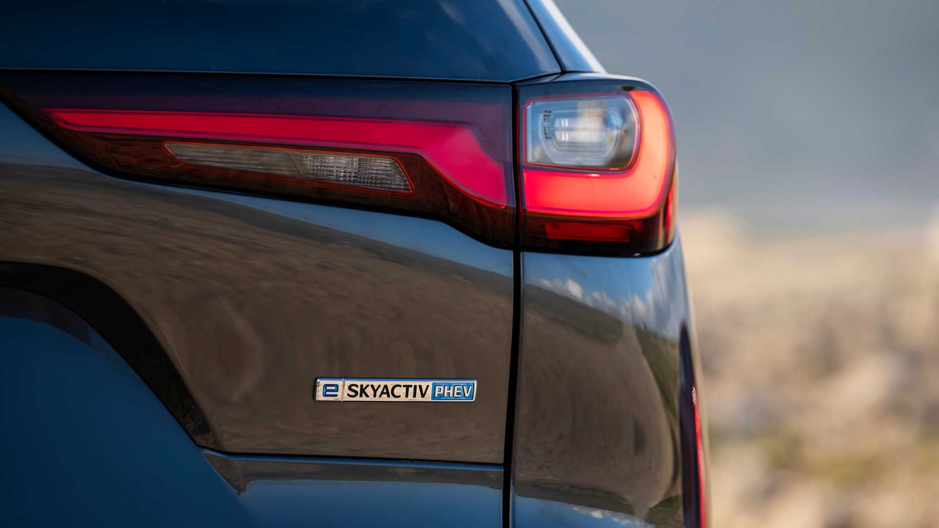Mazda CX-80 atras