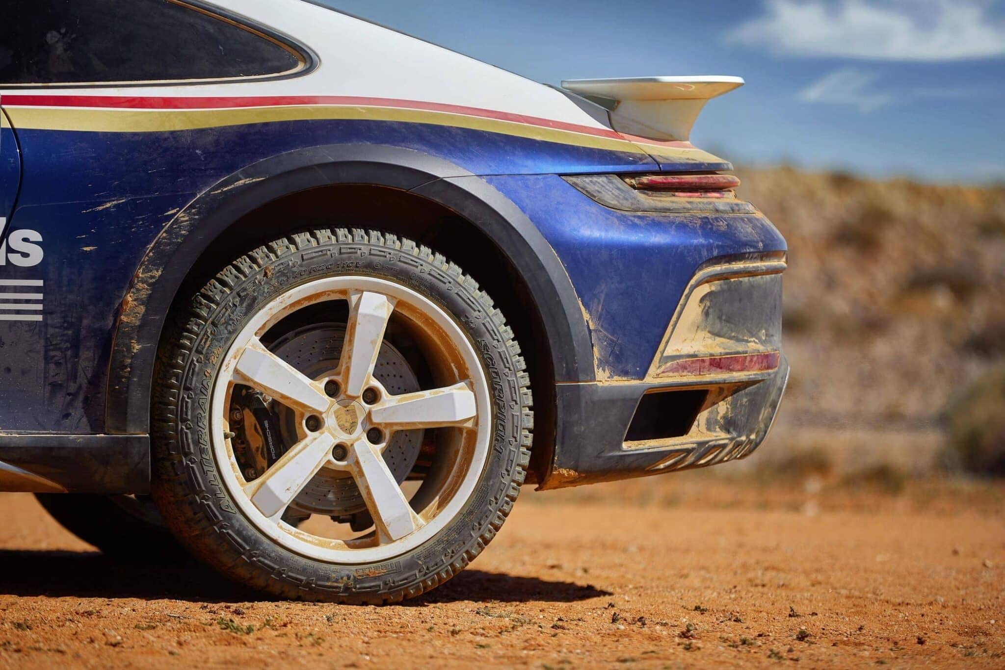 porsche 911 dakar_pirelli scorpion all terrain plus 1 – Autos Rodando Porsche 911 Dakar y Pirelli