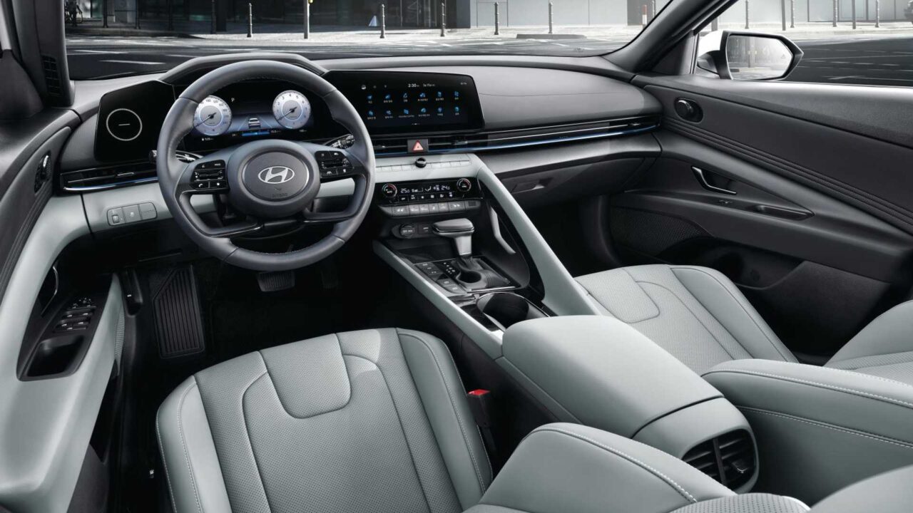 ᐅ Hyundai Elantra 2024 Un Sedán Renovado Con Tecnología Avanzada