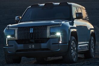 BYD YangWang U8 front