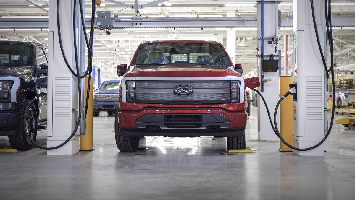 Las Pérdidas de Ford en Ventas de Vehículos Eléctricos; Descubriendo su Futuro Eléctrico 1 Ford f-150 lightning