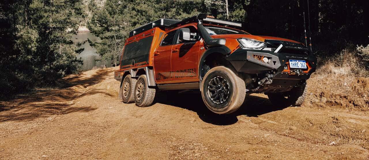 isuzu_d max_x terrain_custom_6x4_01 – Autos Rodando Isuzu D-MAX X-Terrain 6X4
