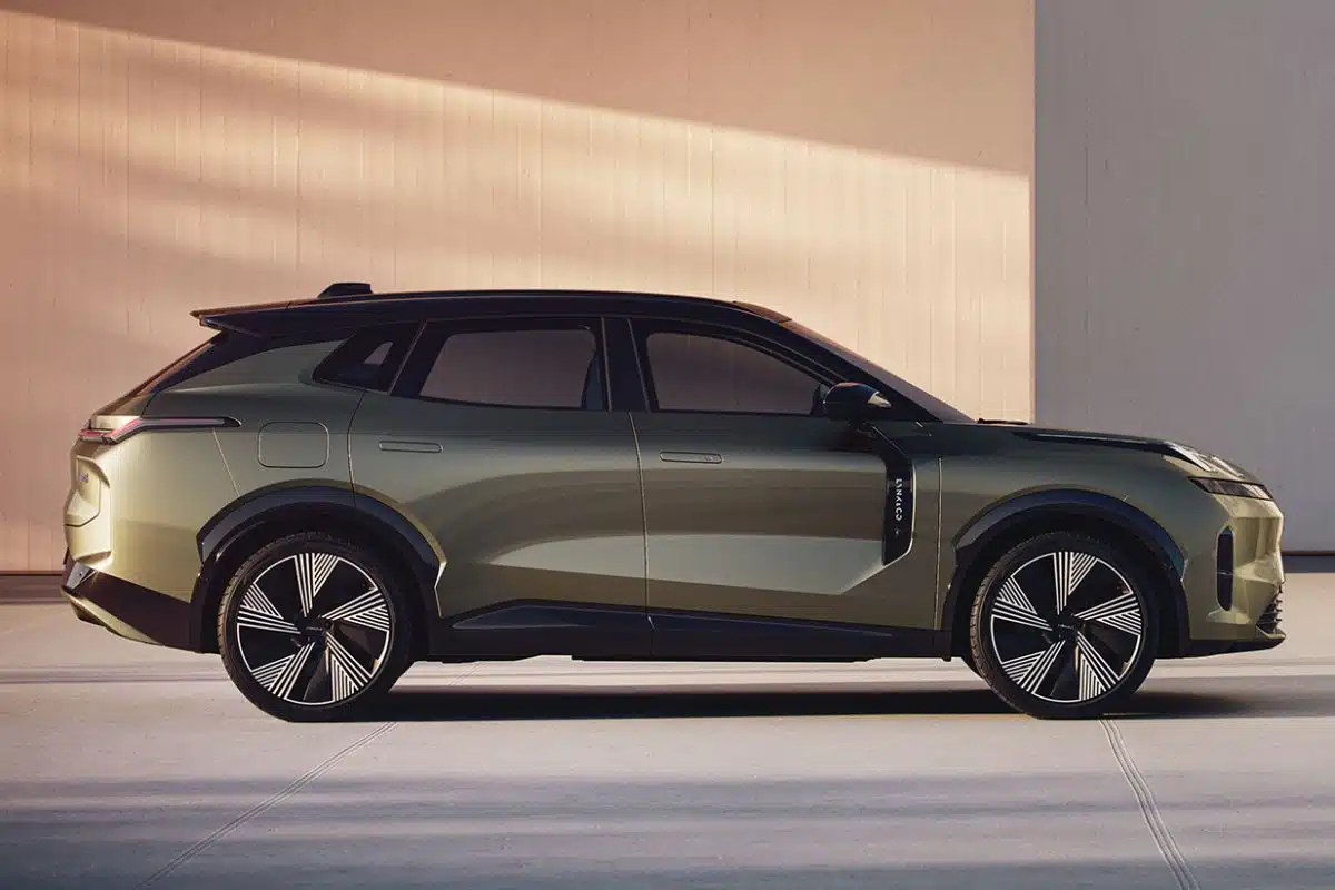 lynk co 08 03 Autos Rodando Lynk Co lateral