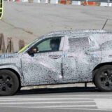 Renault Duster 2024 vuelve a aparecer con la carrocería de producción 4 Renault Duster 2024 lateral