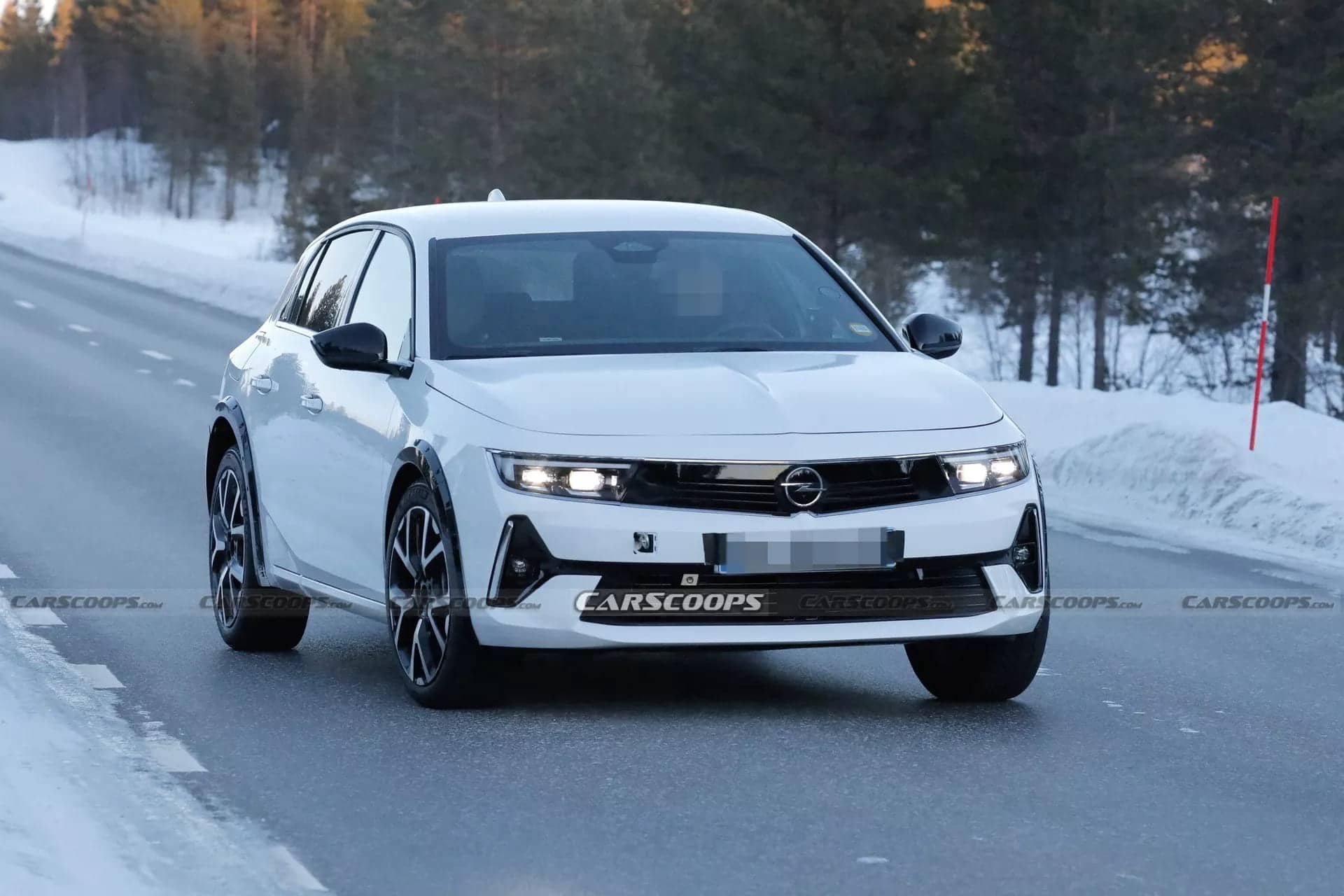 ¿Es este el nuevo Opel Astra Cross o un SUV misterioso de Opel? 1 Opel Astra Cross