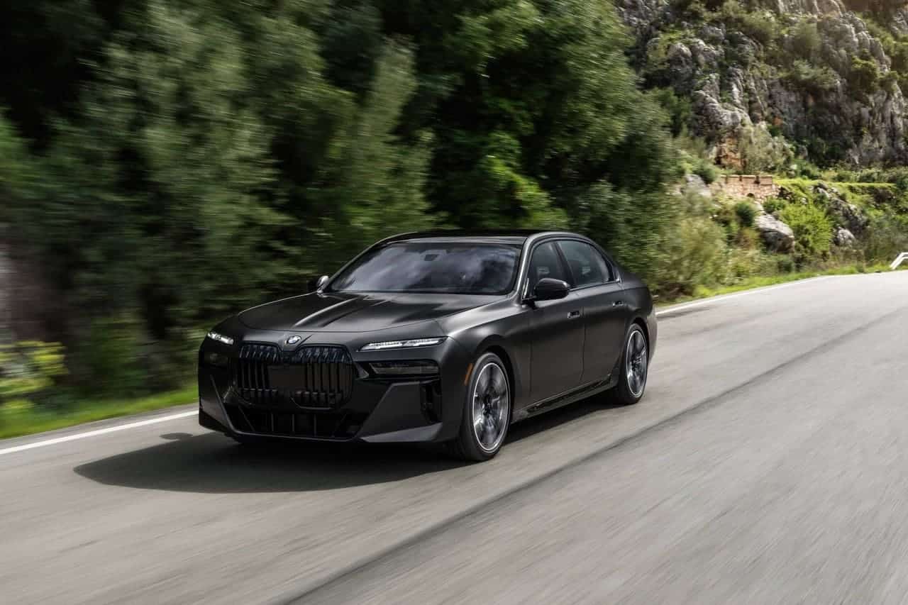 Llega Colombia el Nuevo BMW Serie 7: lujo, innovación y potencia en una berlina única 1 BMW Serie 7 frente 2