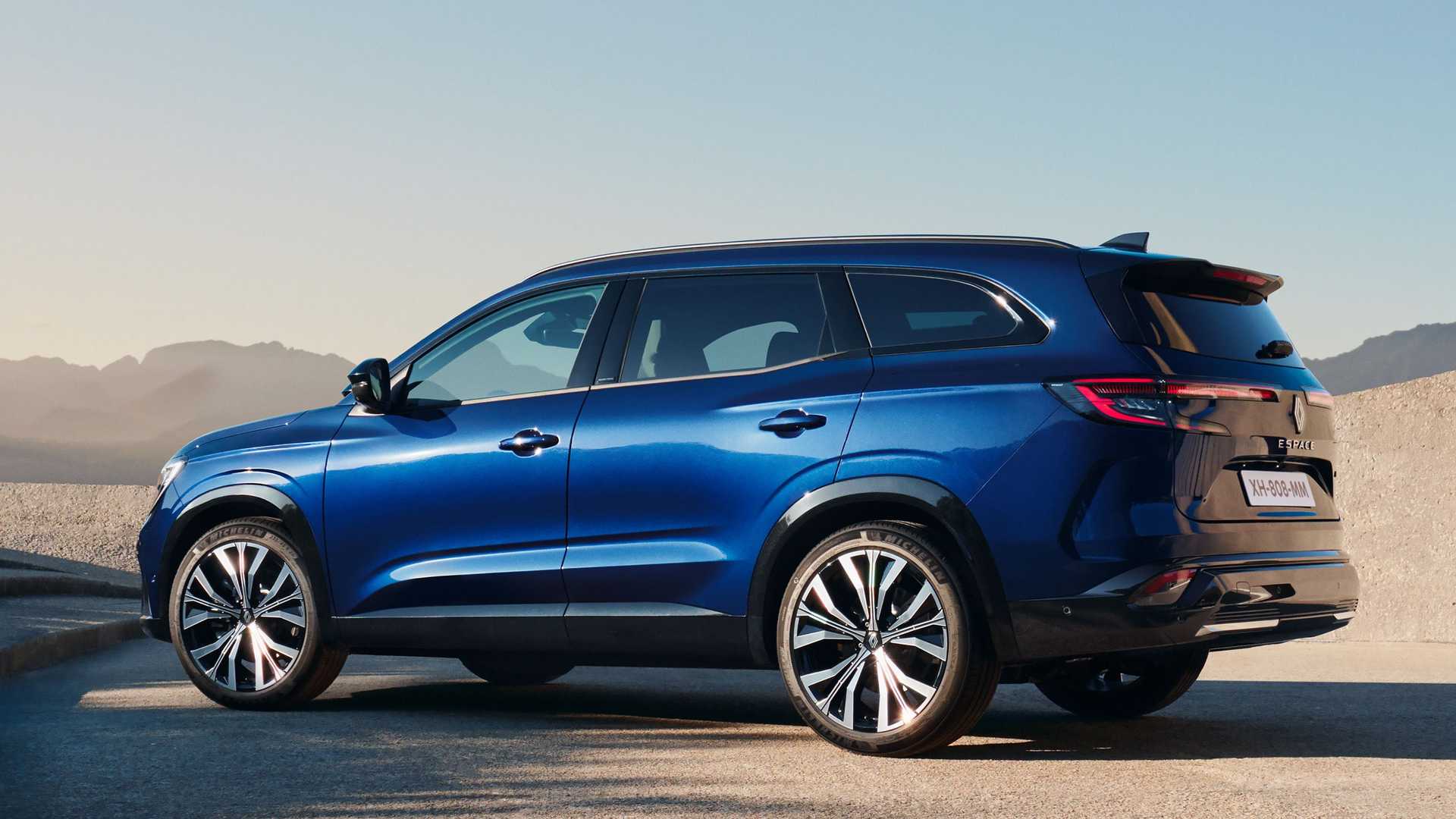 Renault Espace 2024: Ya es Oficial, Conoce todo lo que necesitas saber 1 Reanult Espace 2024 lateral trasero