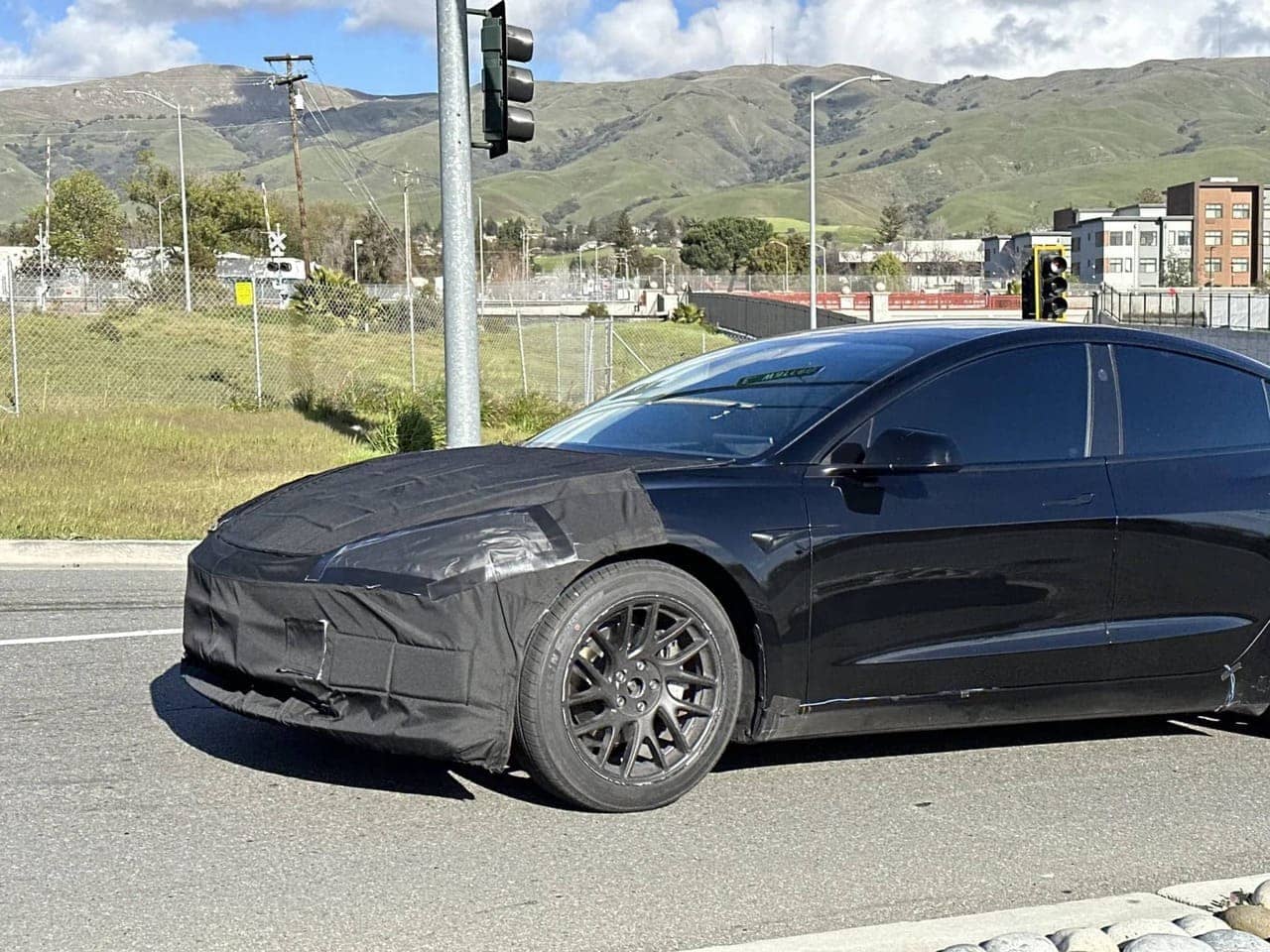 tesla_model3_2024 facelift 1 Autos Rodando Tesla Model Facelift