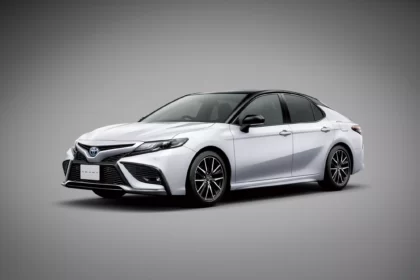 Toyota Camry lateral