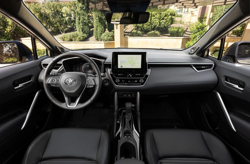2023 corolla cross hybrid xse 04 Autos Rodando Toyota Corolla Cross interior